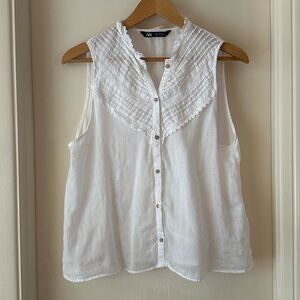 Zara White Sleeveless Button-Front Blouse with Pleated Lace Collar (M)